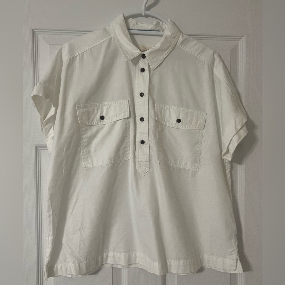 Universal Thread Womens
Short Sleeve
Pullover Front Pocket Shirt Size Large